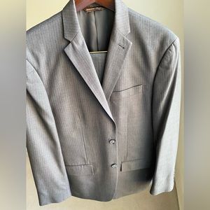Perry Ellis grey pin strip mens blazer kept in great condition